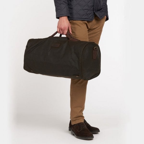 Essential Wax Holdall in Olive