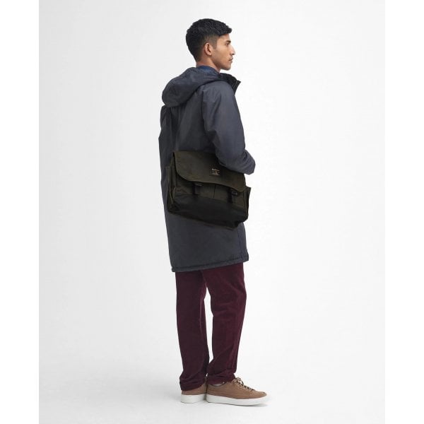Field Wax Satchel in Olive