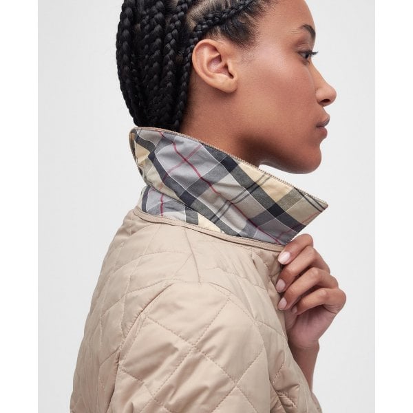 Womens Deveron Quilted Jacket in Light Trench