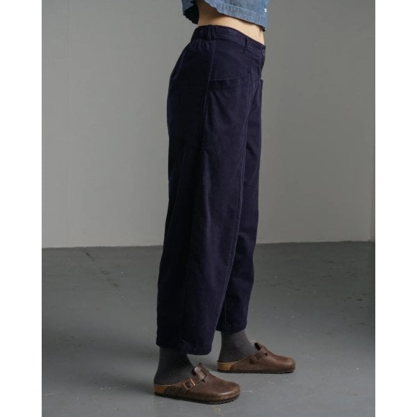 Womens Lorren Barrel Leg Trouser In Thin Navy Cord