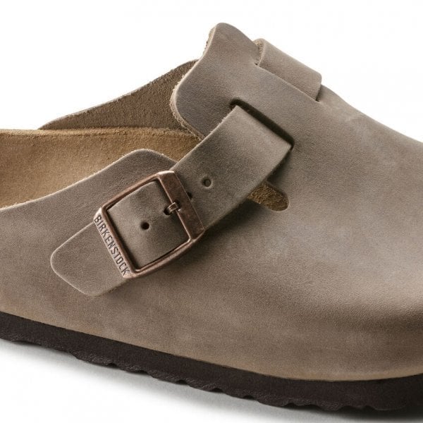 Unisex Boston Oiled Leather in Tobacco Narrow