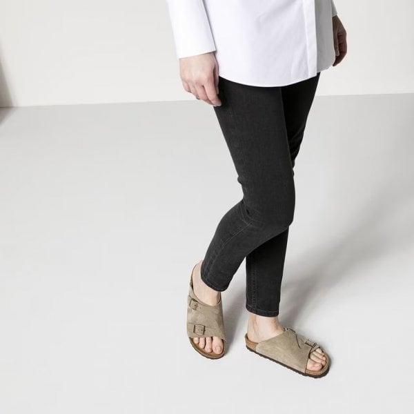 Unisex Zurich Suede Leather in Taupe