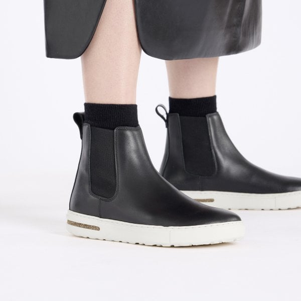 Womens Bend Chelsea Boot in Black Leather