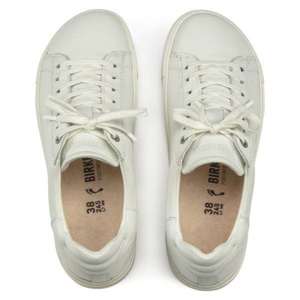 Womens Bend Low Leather Trainer in White Reg Fit