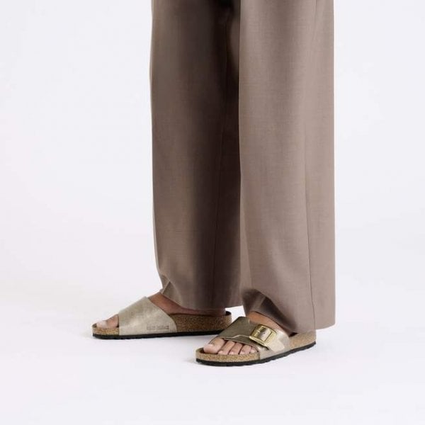 Womens Catalina Cushion Buckle in Graceful Taupe