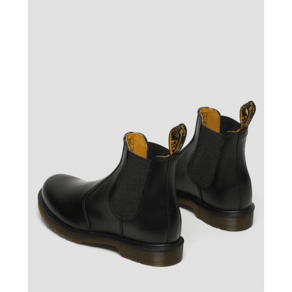 2976 Smooth Leather Chelsea Boot in Black