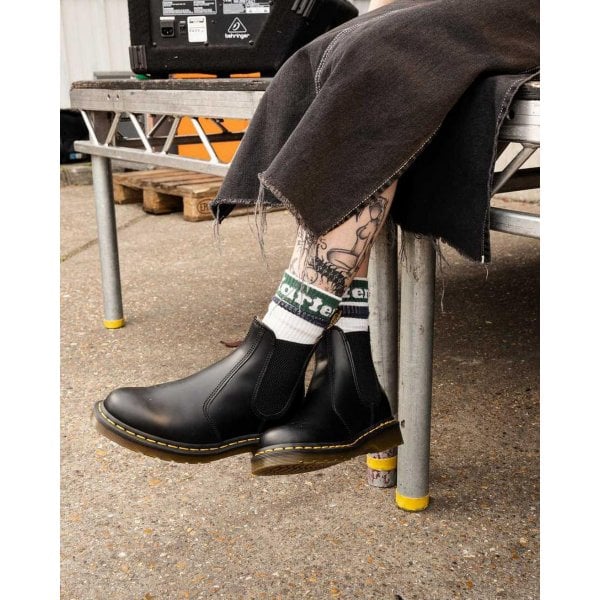 Womens 2976 Yellow Stitch Smooth Leather Chelsea Boot in Black
