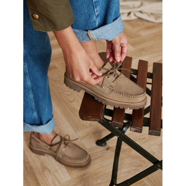 Aldeburgh Deck Shoe in Fawn Nubuck