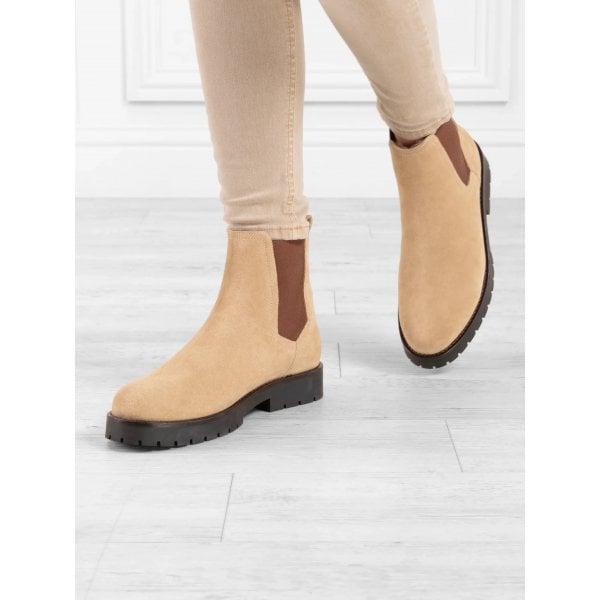 Womens Sheepskin Boudica in Boudica Caramel Suede