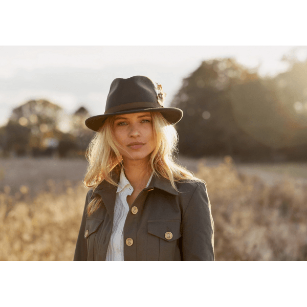 The Suffolk Fedora in Olive Green (Gamedbird Feather)