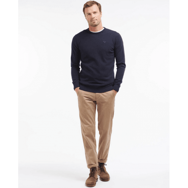 Mens Essential Lambswool V Neck Jumper in Navy