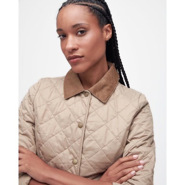 Womens Deveron Quilted Jacket in Light Trench