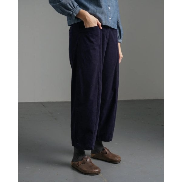 Womens Lorren Barrel Leg Trouser In Thin Navy Cord