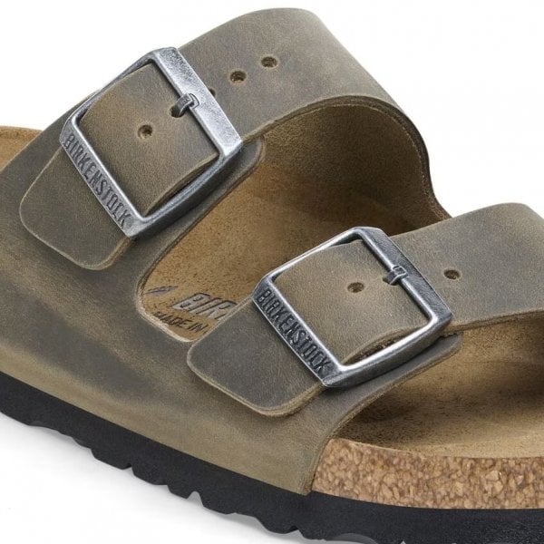 Unisex Arizona Oiled Leather in Faded Khaki Regular Fit
