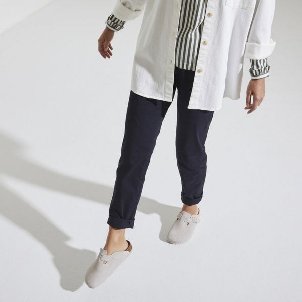 Unisex Boston in Antique White Suede