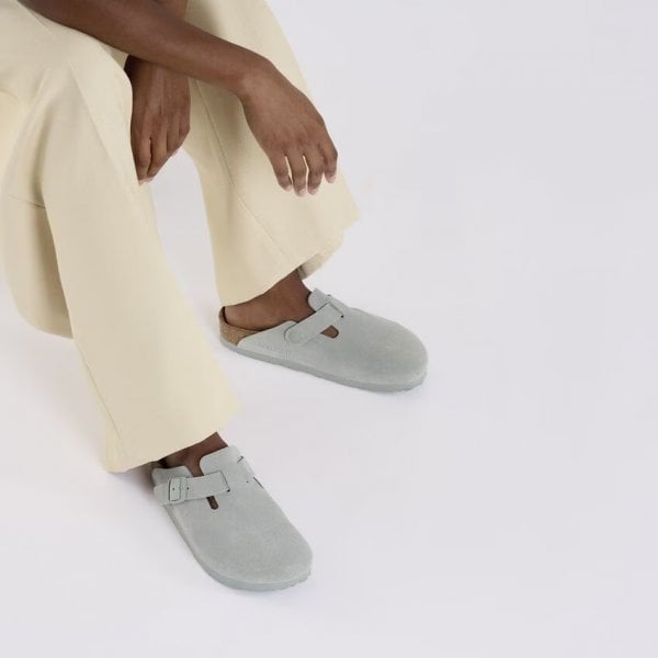 Unisex Boston in Pure Sage Suede