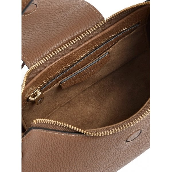 Windsor Shoulder Bag in Tan Leather