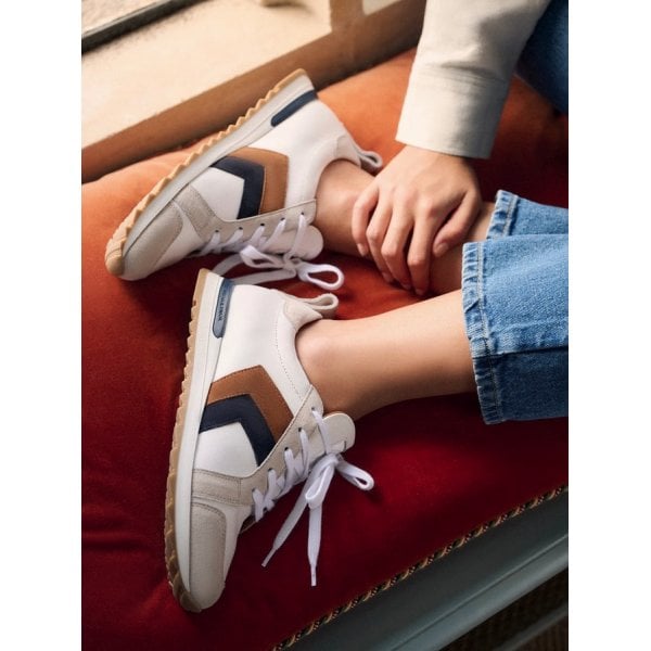 Xandra Trainer in White/Tan/Navy