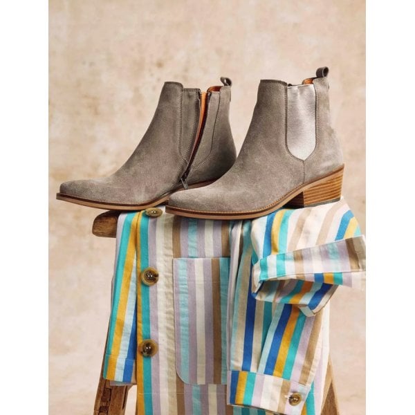 Rove Suede Boot in Camel